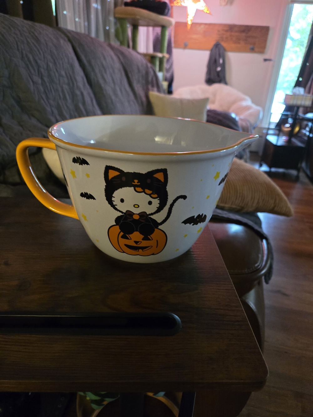 Hello Kitty Cat Pumpkin Ceramic Mixing Bowl with Pour Spout - White & Orange